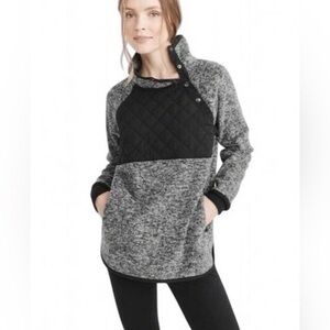 Abercrombie & Fitch Black and White Quilted Pullover Size L